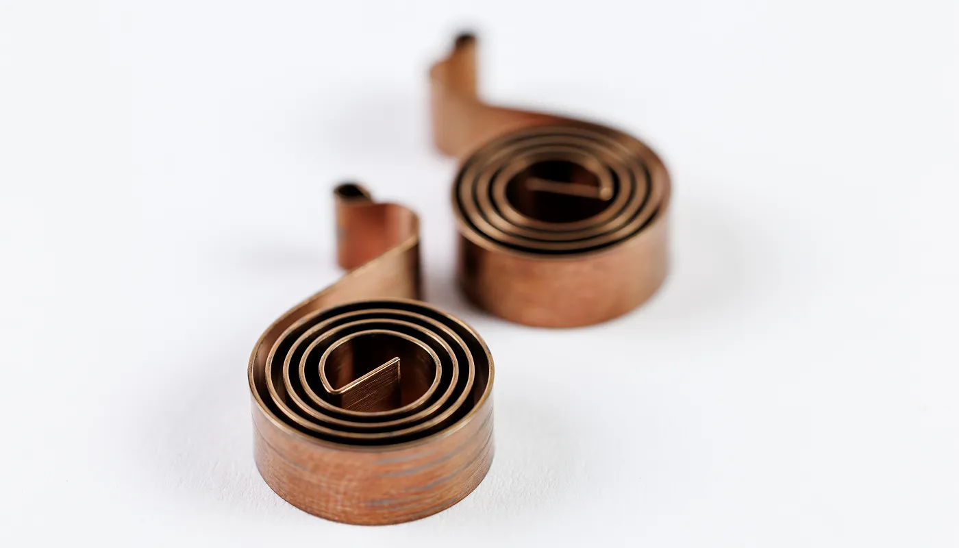 非接触形ゼンマイ